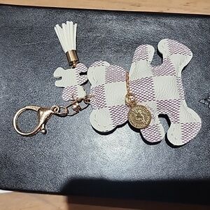 New Damier Azur Ebene Dog KeychainNWT￼￼￼￼